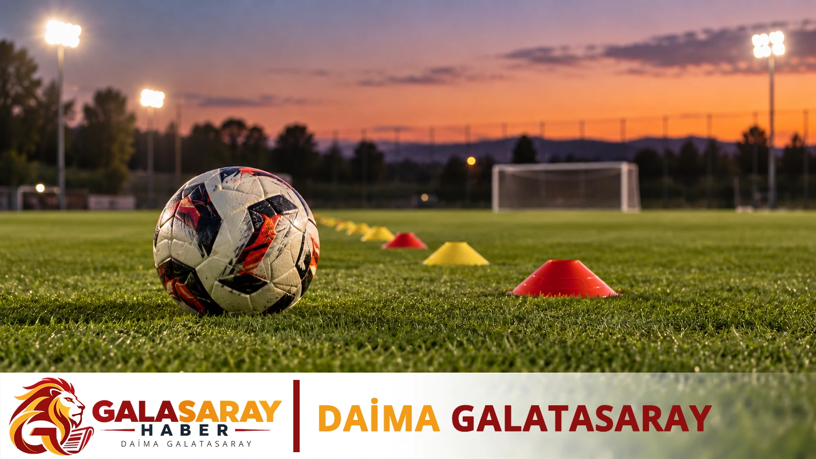 Galatasaray-Fenerbahçe derbisine hazırlığı simgeleyen, top ve sarı-kırmızı konilerin bulunduğu temsili idman sahası.